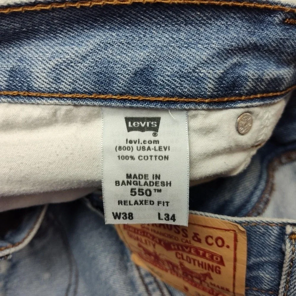 Vintage Levis 550 Jeans Mens 38x34 Blue Y2K Light Distressed‎ Straight Denim